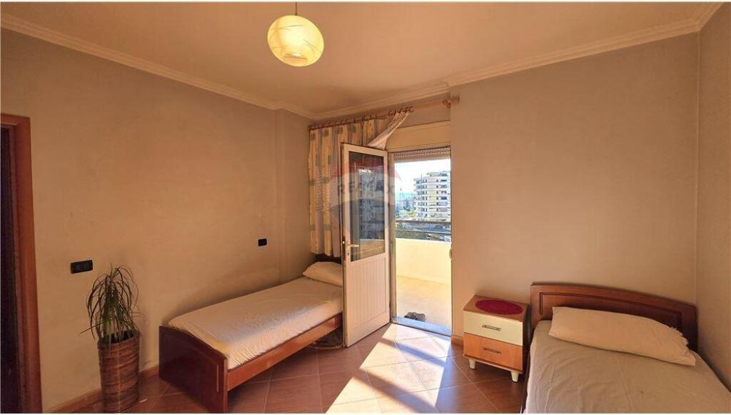 Apartament 2+1 me qera ne Bulevard,Vlore
