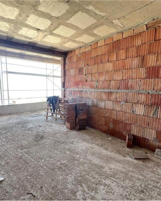 🏢 Apartament 1+1 për Shitje – Lungo Mare, Vlorë