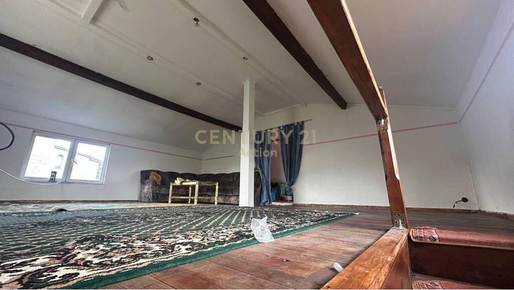 Villa for sale in Peze e Vogel near Lapidari.