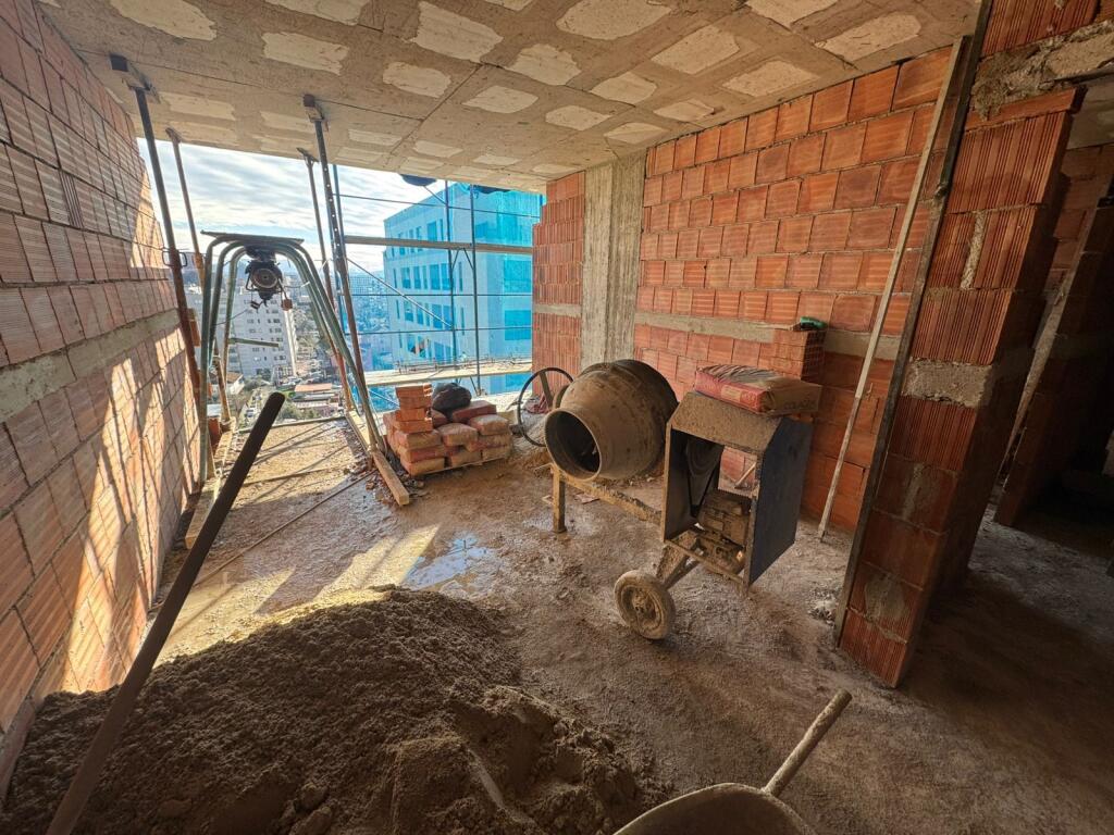 🏡 OKAZION SHITJE – ISH FUSHA E AVIACIONIT💶 Çmimi total: 165,200 € (1,400 € / m²)