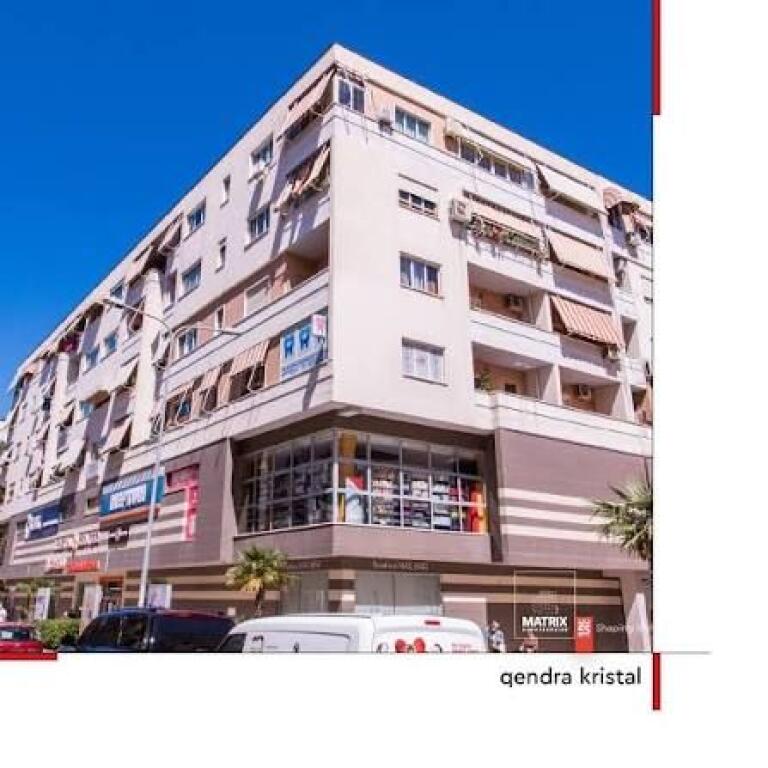 2+1+2 Ne Shitje, Pallati i Qendres Kristal, Mundesohet Me Kredi