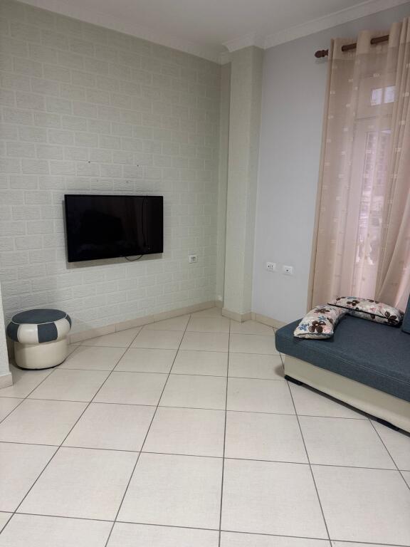 Apartament me qera