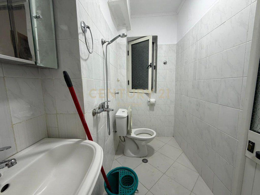 SHKOLLA BASHKUAR, SHESIM APARTAMENT 1+1 !