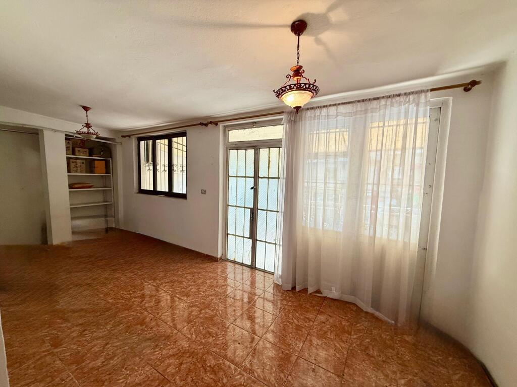 APPARTAMENTO IN AFFITTO A MYSLYM SHYR