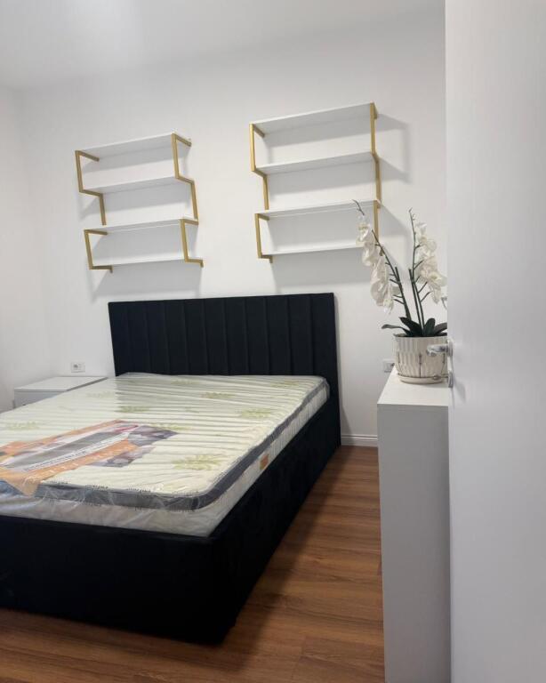 SHTËPI ME QERA 1+1 – LAPRAKE