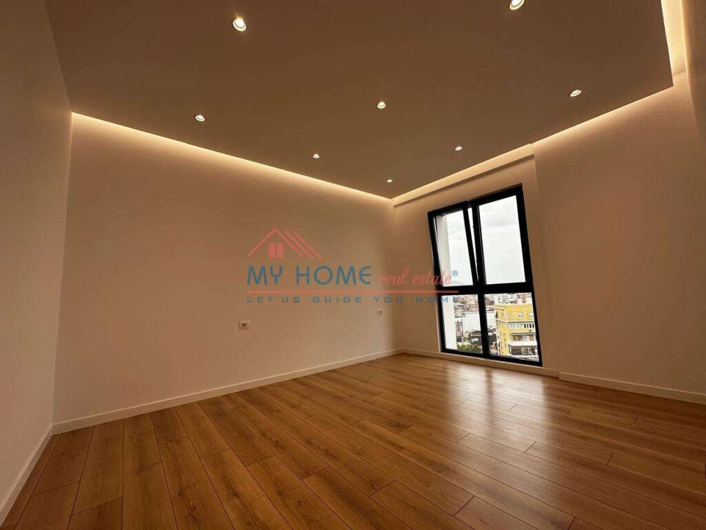 Zyre+Post parkimi me Qera Farmacia 10 Tirane