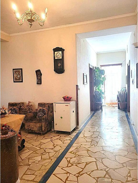 Shitet shtëpi karakteristike 2-katëshe në Berat