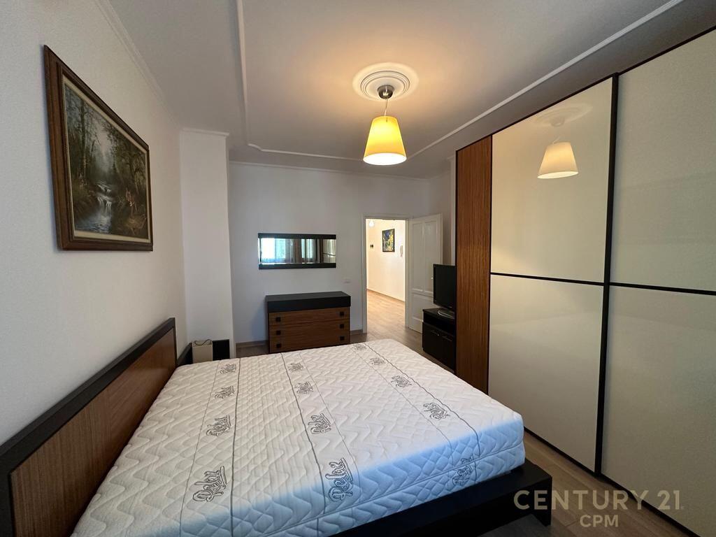Japim me qira Apartament 1+1 ne qender ! 700 € /Muaj
