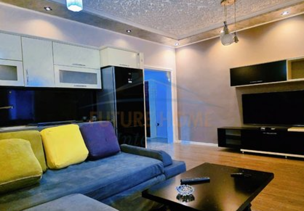 Qera, Apartament 2+1+2+Post Parkimi, Fresku, Tiranë.