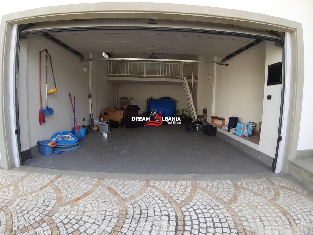 Vile ne shitje ne rrugen e Elbasanit prane vilave Gjermane ne Tirane (ID 4151047)