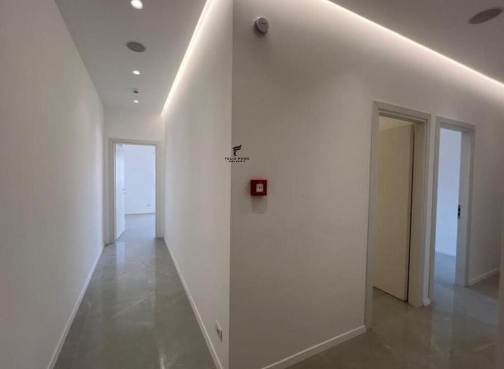 OFFICE FOR RENT 140 M2 TRAIN STATION 1600 EURO