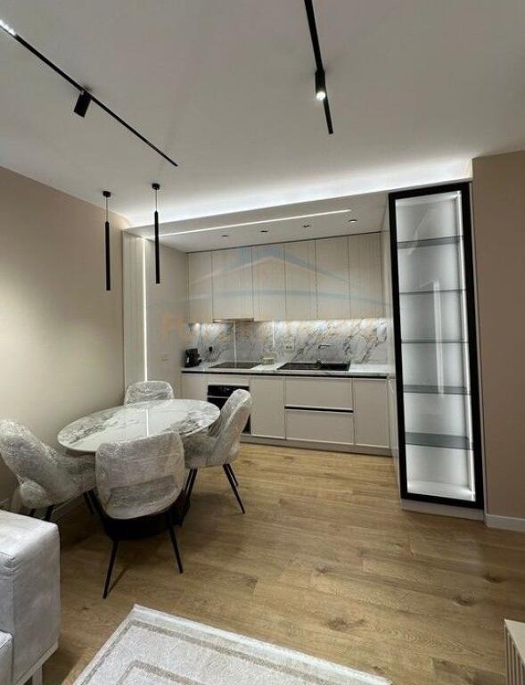 Shitet, Apartament 2+1, Golden Tower Residence, Rruga Mine Peza.