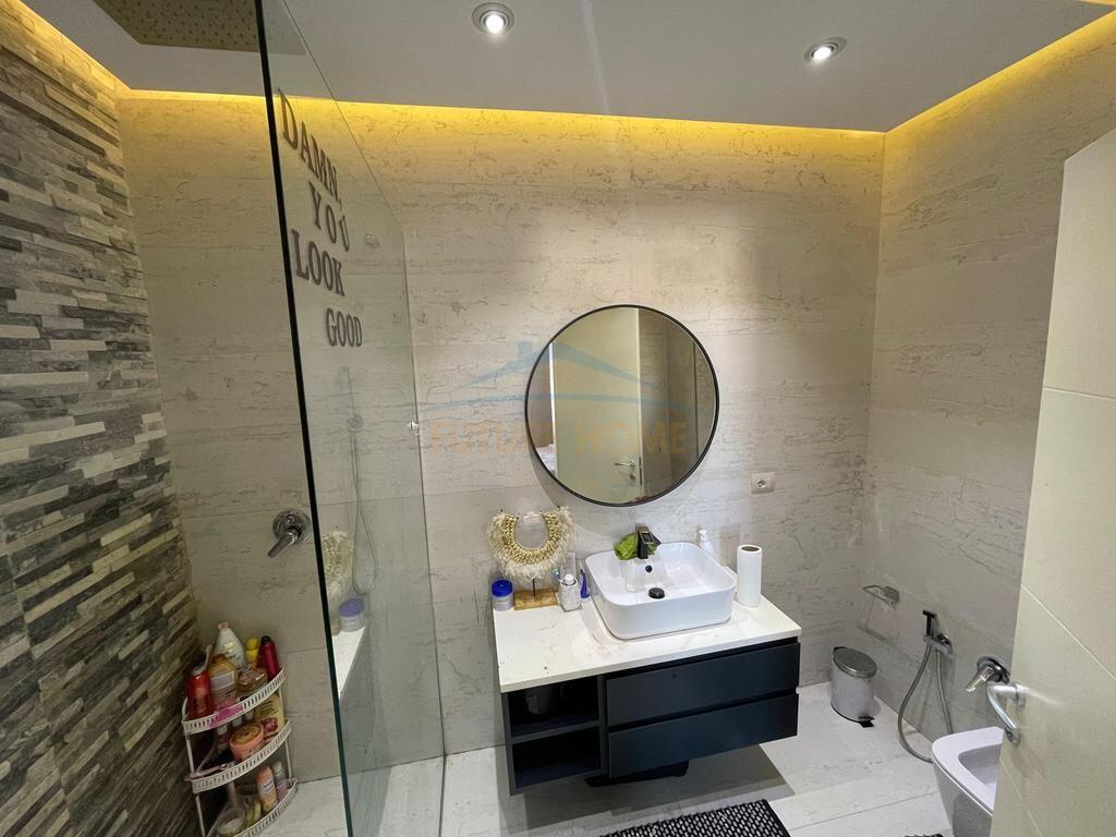 Shitet apartament 2+1+2 Kopshti Botanik