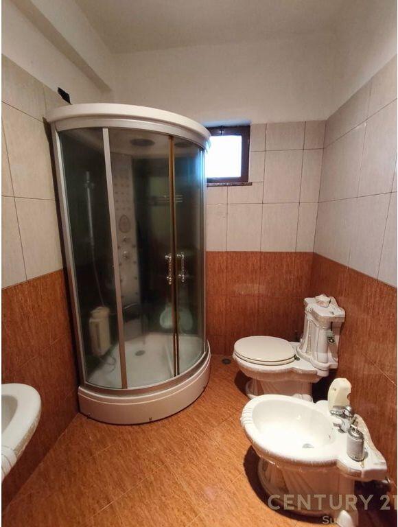 Shitet vilë 3-katëshe në Hamallaj, Durrës