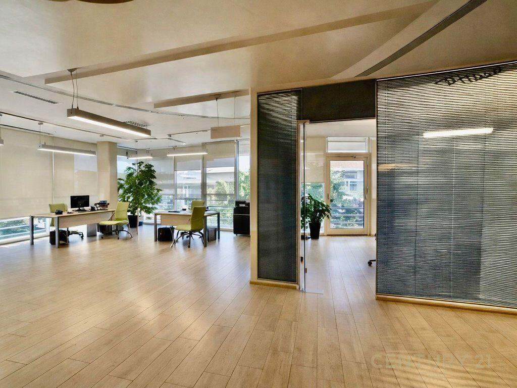 Ufficio premium in affitto 300 m² vicino allo Stadio Air Albania
