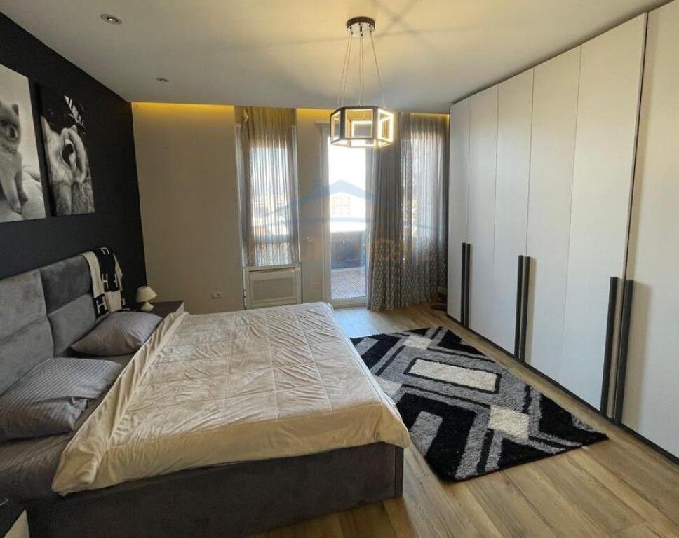 Shitet, Apartament 2+1+2, Kopshti Botanik, Tiranë