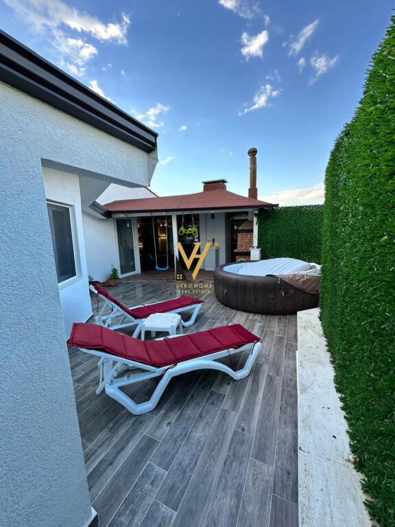 SHITET PENTHOUSE 3+1+2+VERANDE TE MALI I ROBIT, GOLEM 300.000 EURO