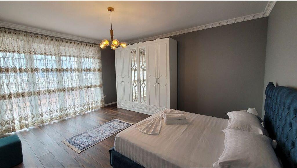 SUPER APARTAMENT MODERN 2+1+VERANDE PER SHITJE TEK XHAMIA KOPSHTI BOTANIK! 325,000 € Sip. Totale  170m2