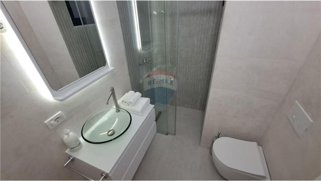 🏢 Apartment for Sale 2+1+2 – Lungomare, Reshat Osmani Street, Vlora