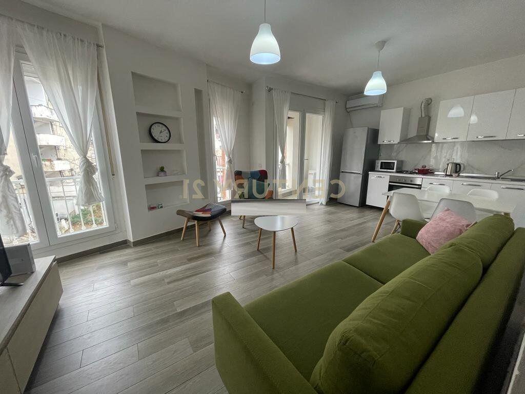 ALI DEMI, JAPIM APARTAMENT 1+1 PER QIRA!