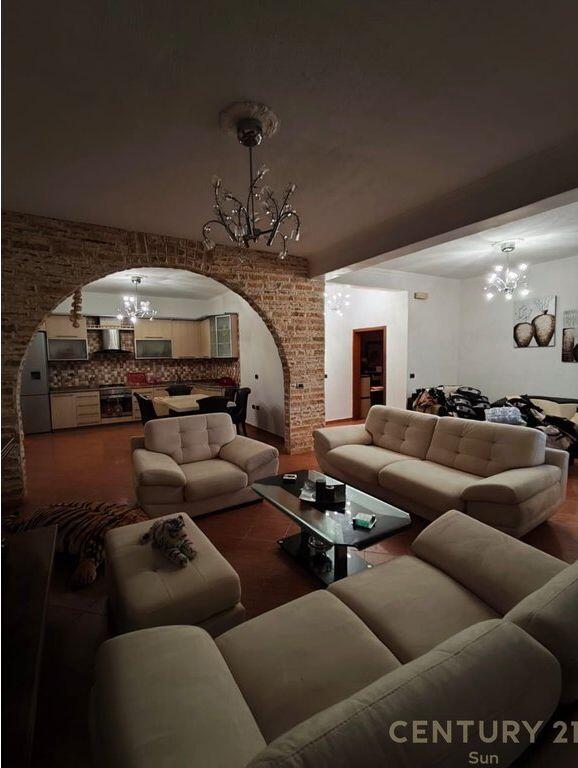 Shitet vilë 3-katëshe në Hamallaj, Durrës