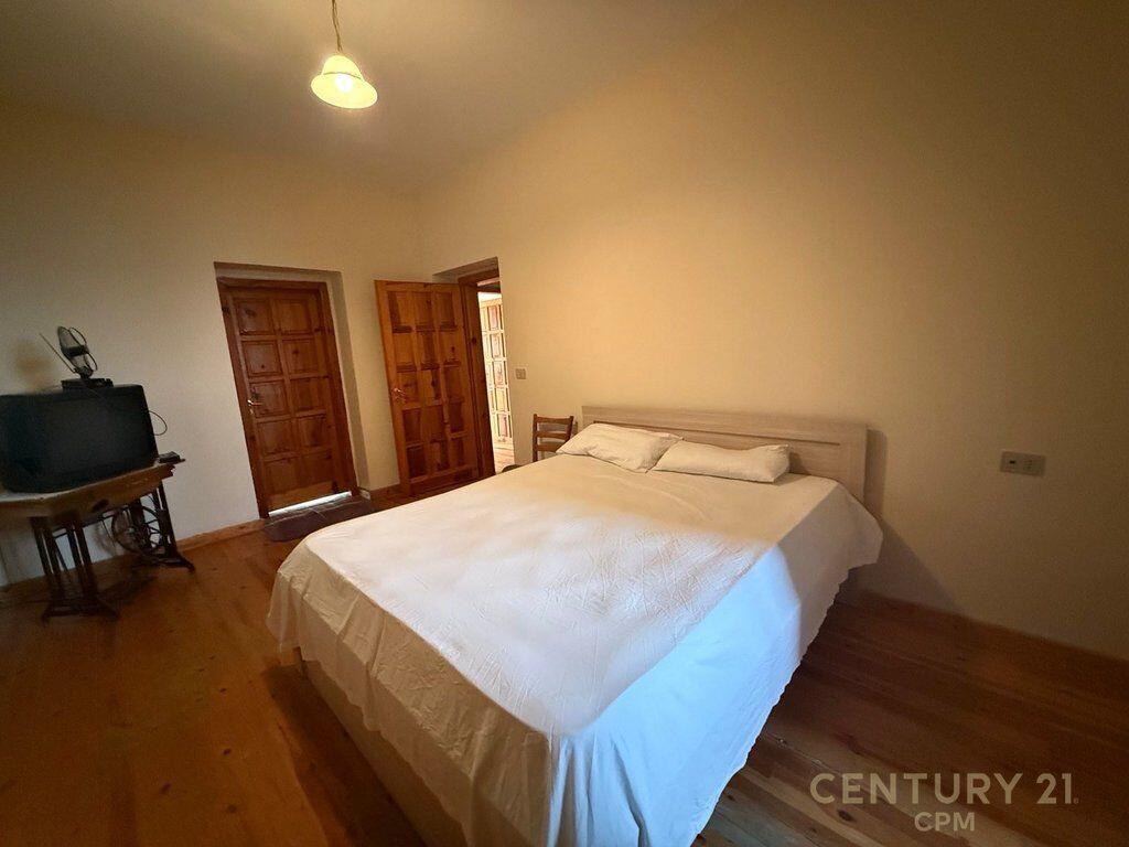 Vile me qira për zyrë pranë Shkollës Mihal Grameno