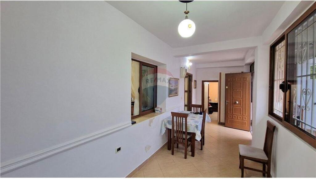 Private house for sale in Vlore