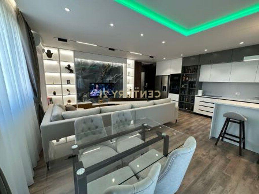 VENDESI APPARTAMENTO DELUXE 2+1+2+2 Posti Auto