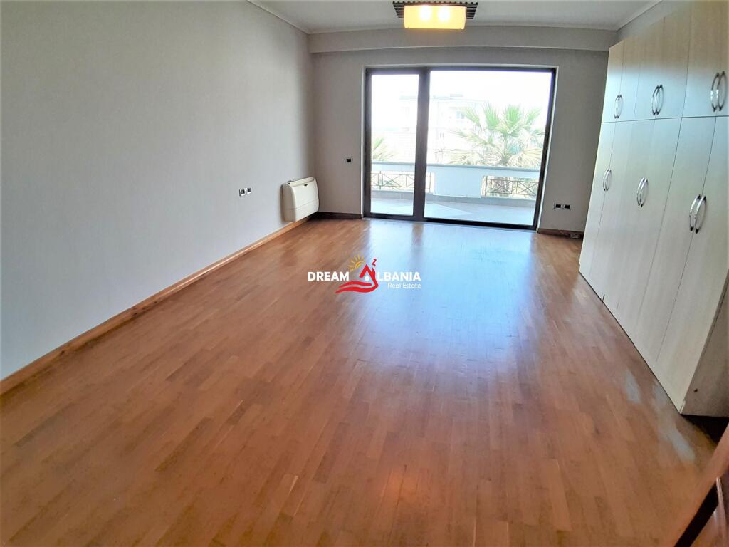 Vile ne shitje ne rrugen e Elbasanit prane vilave Gjermane ne Tirane (ID 4151047)