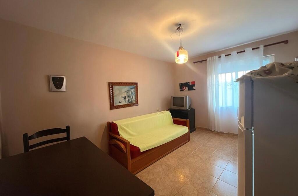 Apartament 2+1 per shitje prane Shkolles se Bashkuar