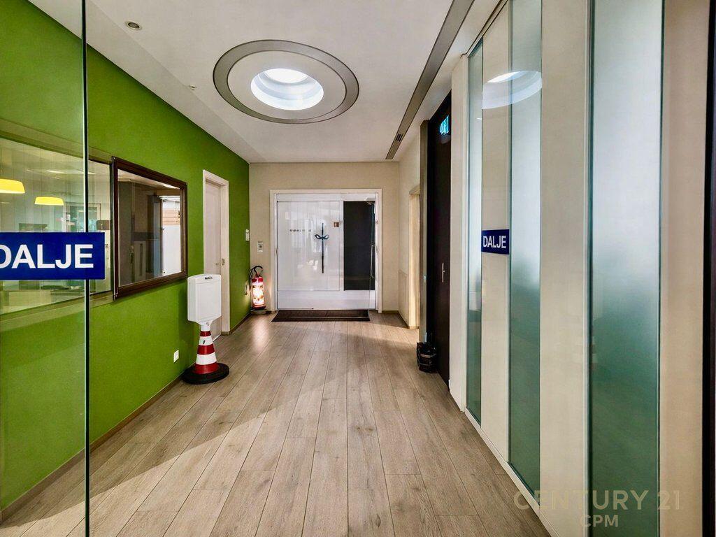 Ufficio premium in affitto 300 m² vicino allo Stadio Air Albania