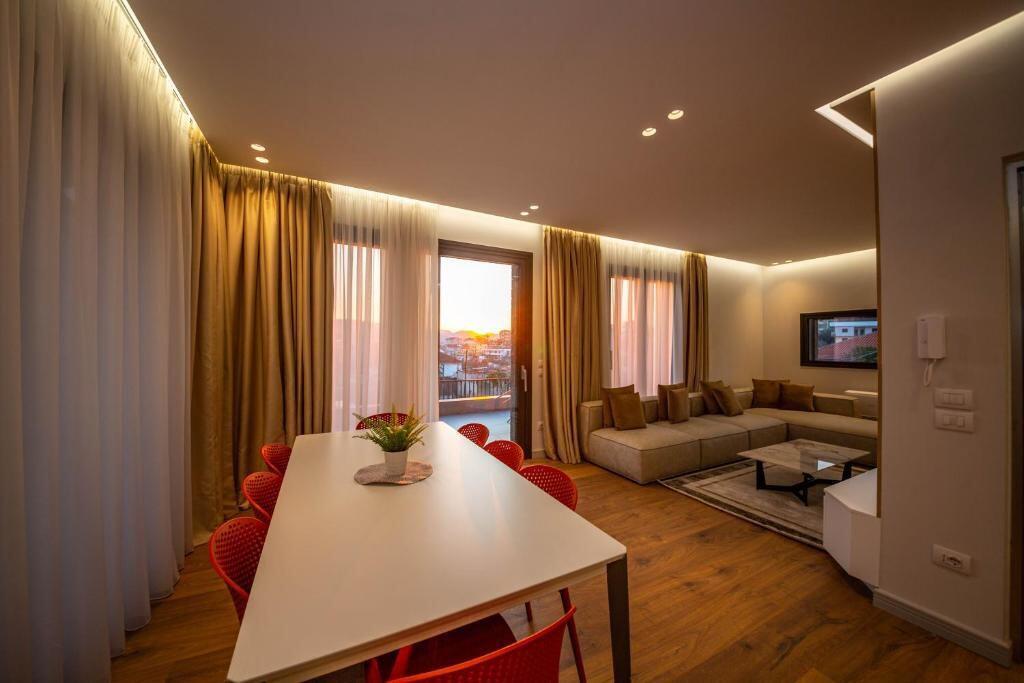 JEPET ME QIRA VILE INDIVIDUALE NE SAUK !