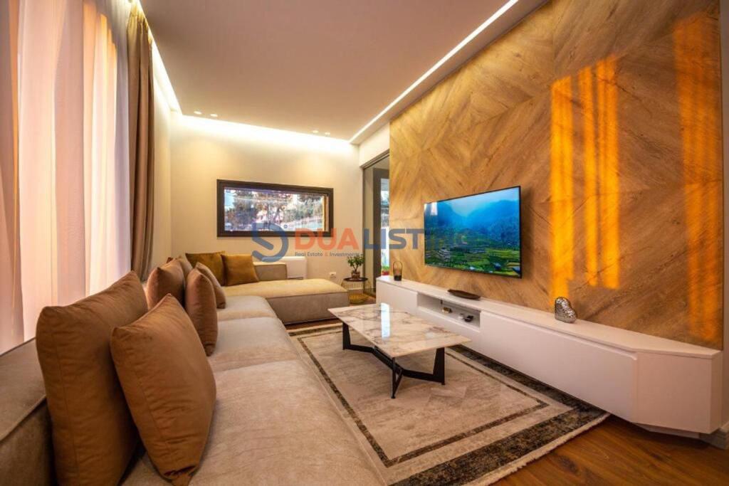 JEPET ME QIRA VILE INDIVIDUALE NE SAUK !