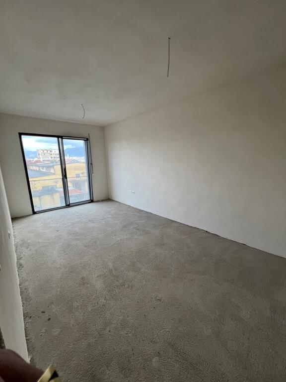 Apartament ne shitje 2+1+2