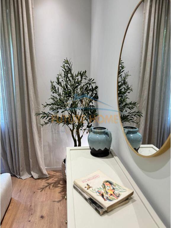 Qira, Apartament 2+1, Myslym Shyr