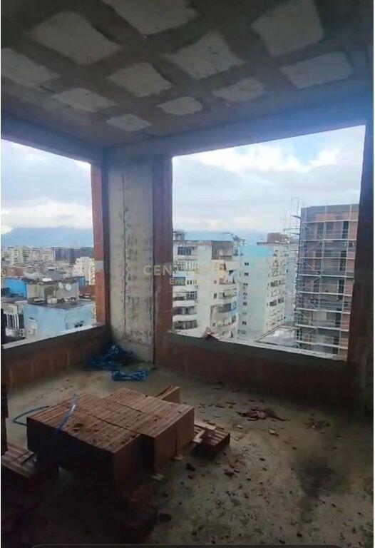 Apartament 2+1 Për Shitje në Ish Fusha e Aviacionit, Tiranë