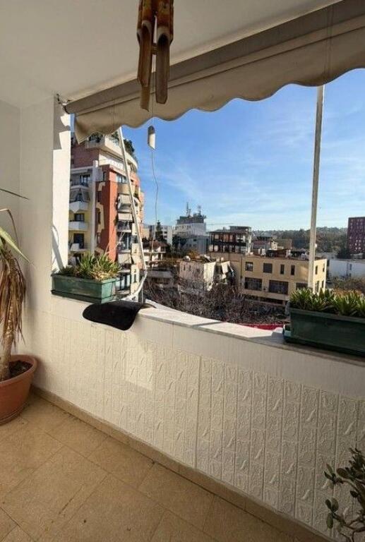 Shitet, Apartament 1+1, Ambasada Amerikane, Rruga e Elbasanit, Tiranë.