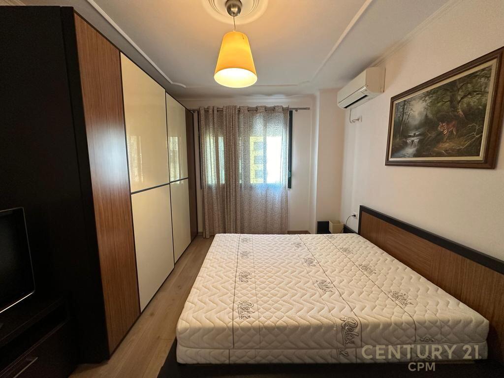 Japim me qira Apartament 1+1 ne qender ! 700 € /Muaj