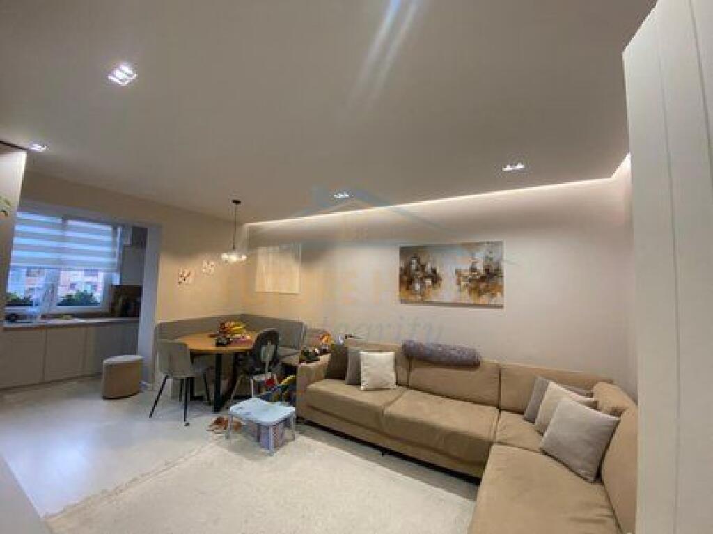 Shiten, 2 Apartamente 1+1, Vasil Shanto, Tiranë.