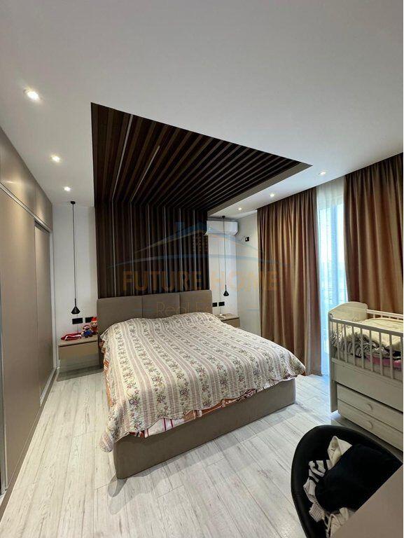 Apartament ne shitje 2+1+2+ Verande, Shkozë