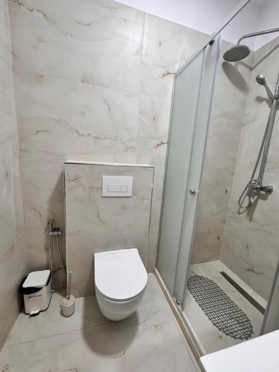 Apartament 1+1 për Qira – Plazh Durrës