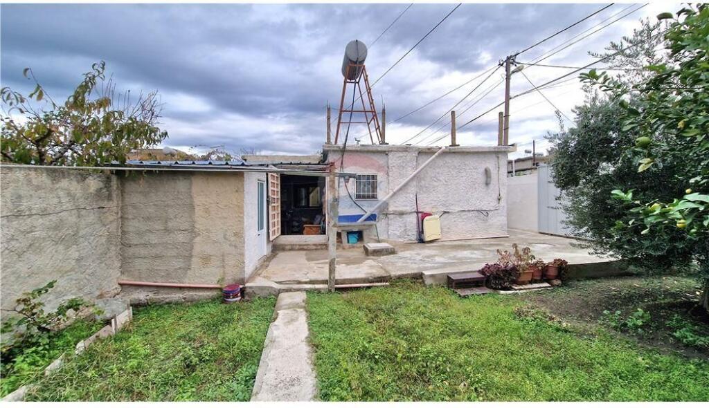 Private house for sale in Vlore