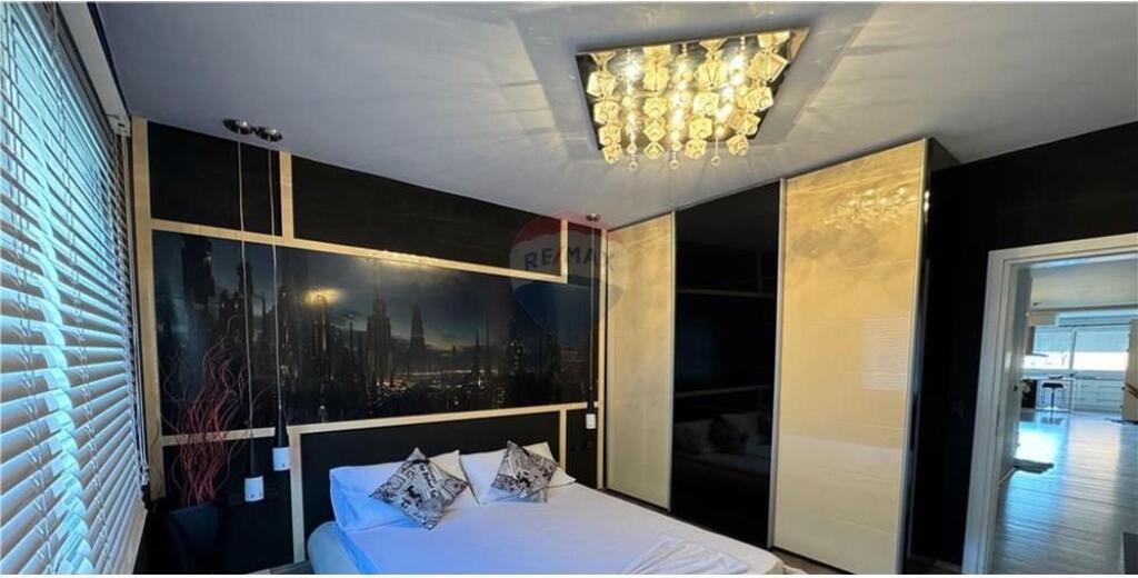 Apartment - For Rent - Commune of Paris, Tirana