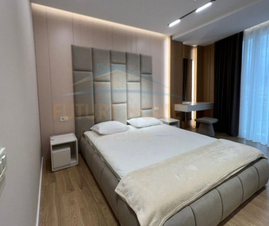 Shitet, Apartament 2+1, Golden Tower Residence, Rruga Mine Peza.