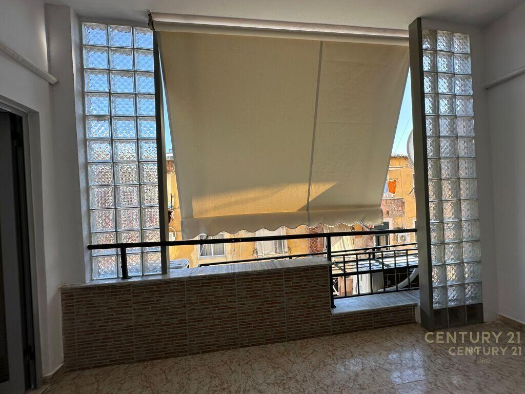 Ambient per Zyra Bllok