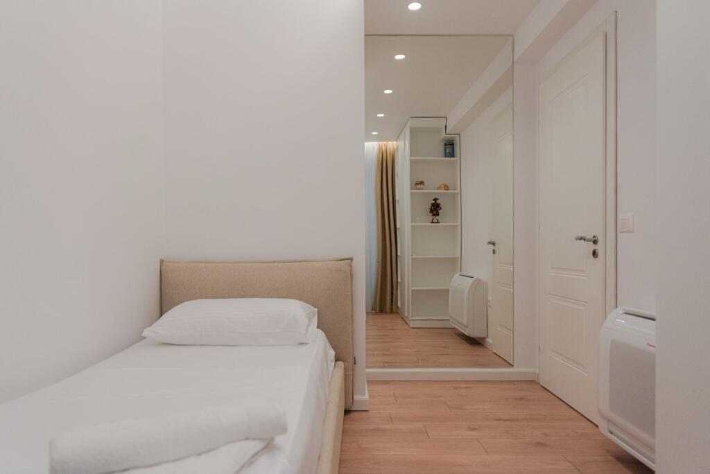 Apartment 2+1 for rent, Train Station