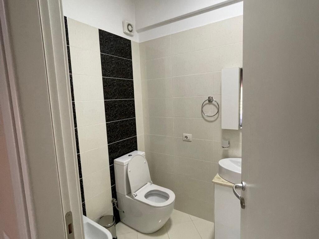 APARTAMENT ME QERA 3+1+2 LIQENI THATE 1.400 EURO