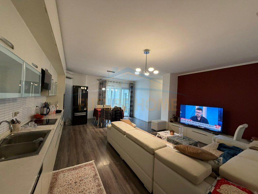 Shitet,Apartament 3+1+2 ,Vollga, Durrës