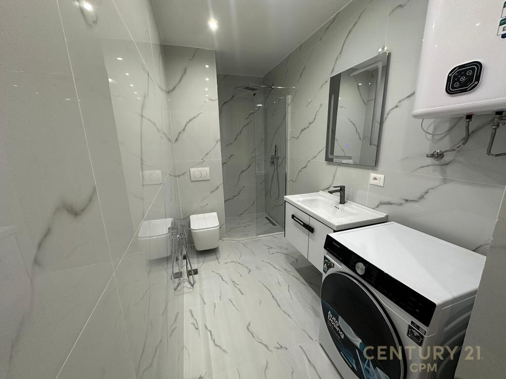 Japim me qira Apartament 1+1 ne qender ! 700 € /Muaj