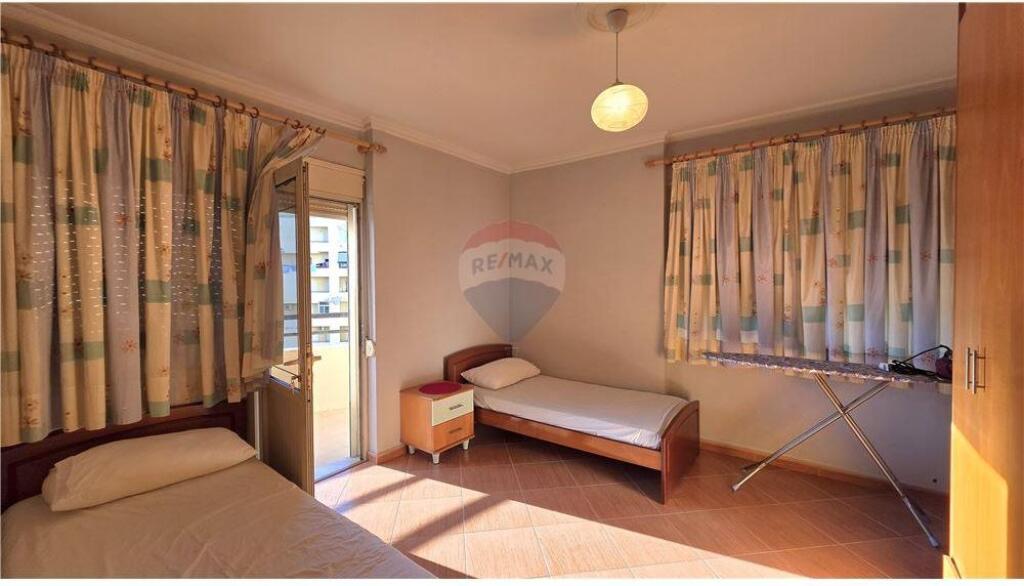 Apartament 2+1 me qera ne Bulevard,Vlore